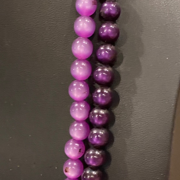 Elegant 2 Tones of Purple Moonglow Lucite Beaded Necklace - Picture 4 of 7